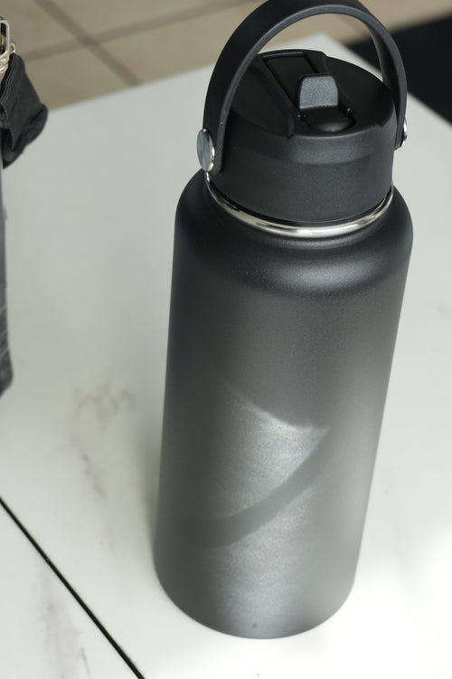 Gourde noire FitMagna™ – musculation running HIIT